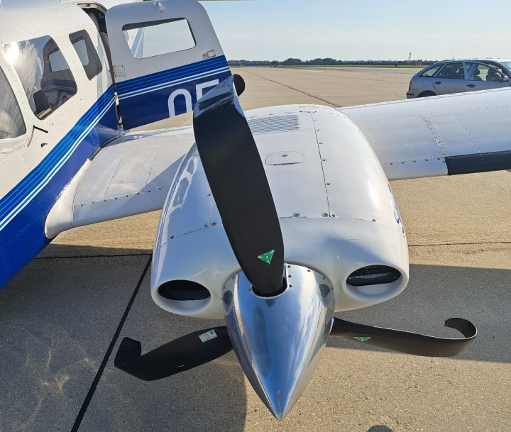 Illustration 4 of 9 from LNVÚ report SKS2023001: Event airplane Piper PA-34-220T (OE-FST) - Seneca IV