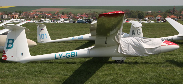 Ilustrace 1 z 15 ze zprávy LNVÚ SKA2022005: Událost lietadlá LY-GBI SZD-48-3 Jantar - Standard 3 a SP-3688 SZD-48-3 Jantar - Standard 3 - Trebostovo