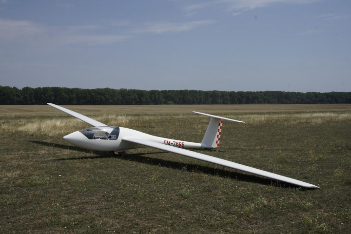 Illustration 1 of 5 from LNVÚ report SKA2019003: Event aircraft (OM-7686)