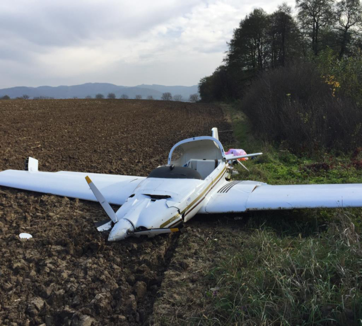 Illustration 3 of 5 from LNVÚ report SKA2016010: Event aircraft (OM-DYF)