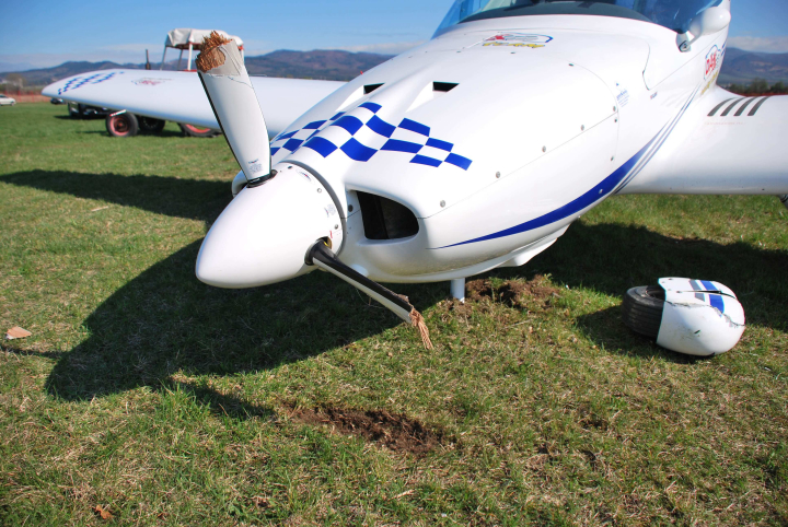 Illustration 2 of 3 from LNVÚ report SKA2012002: Event aircraft (OM-PDA)