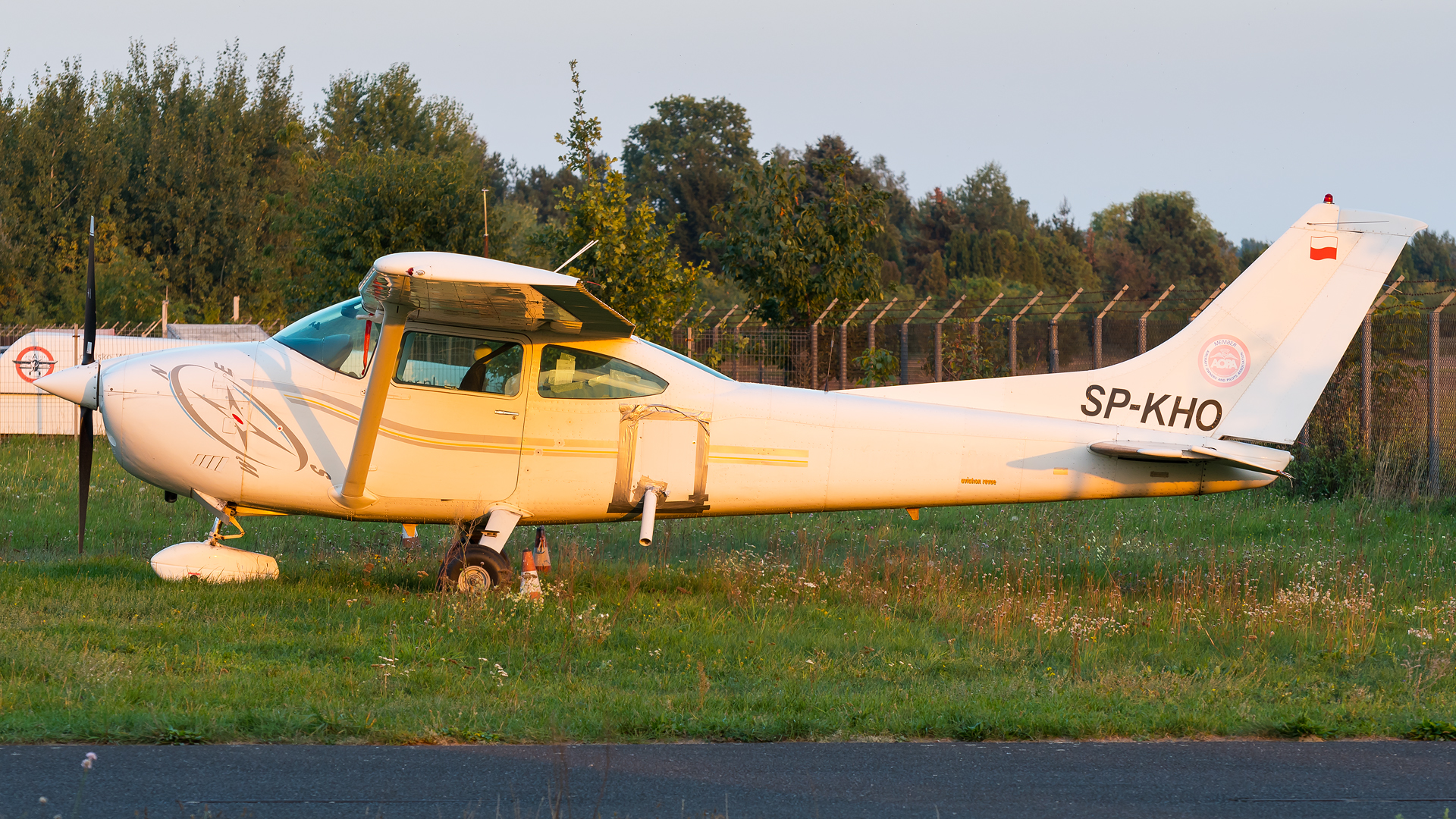 Cessna F182Q