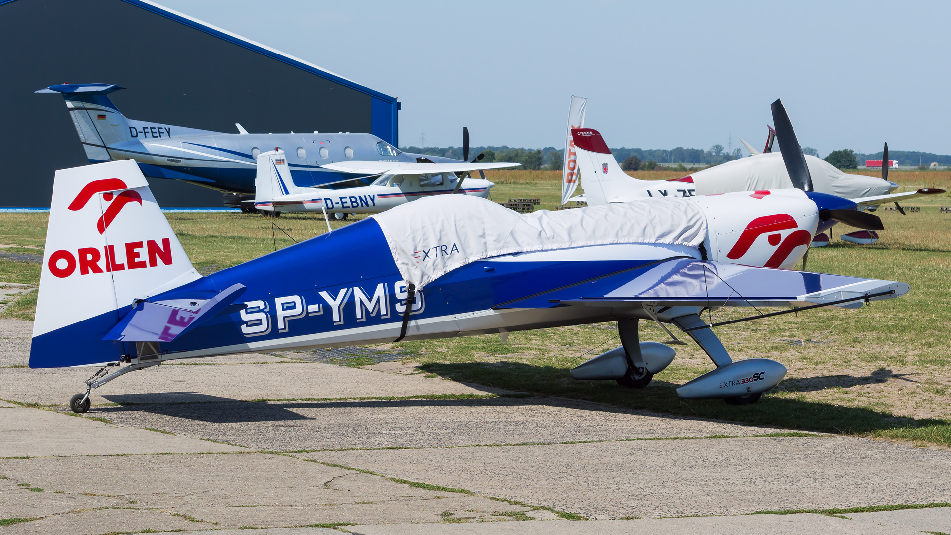 EXTRA Aircraft 330