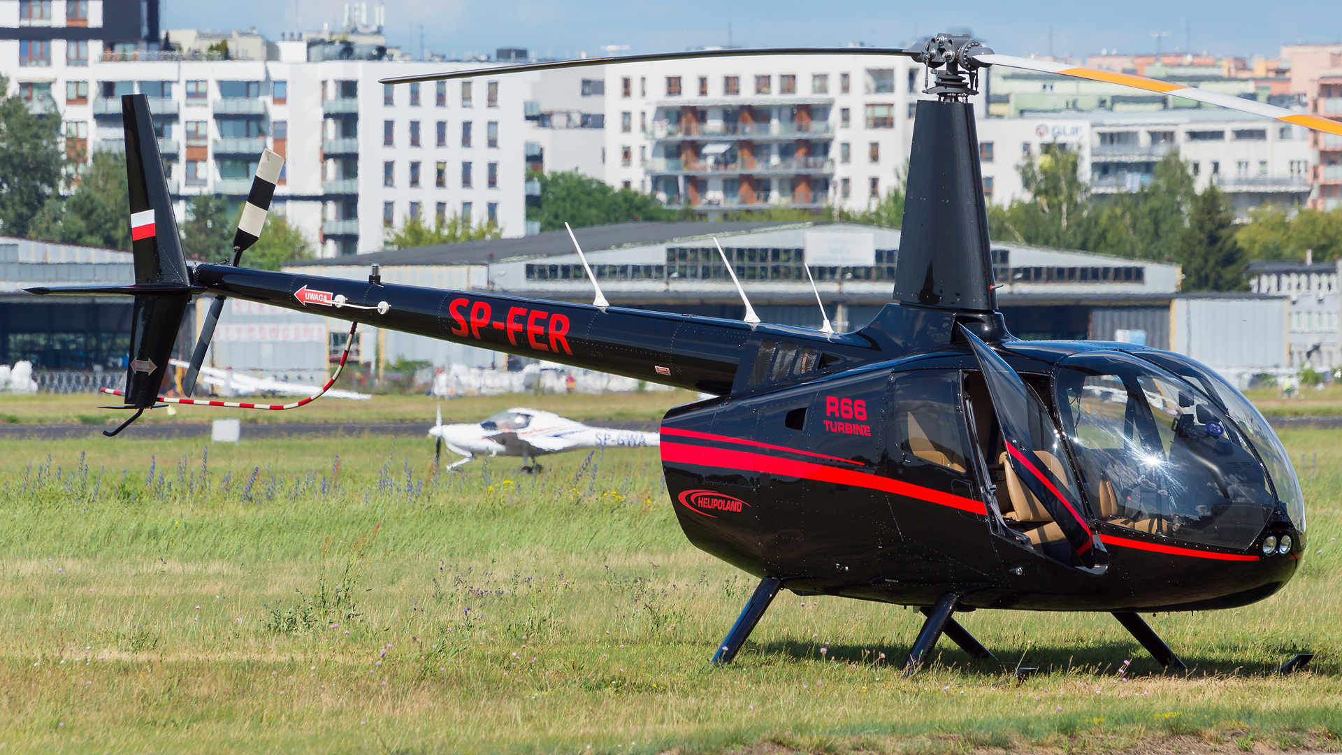 Robinson R66