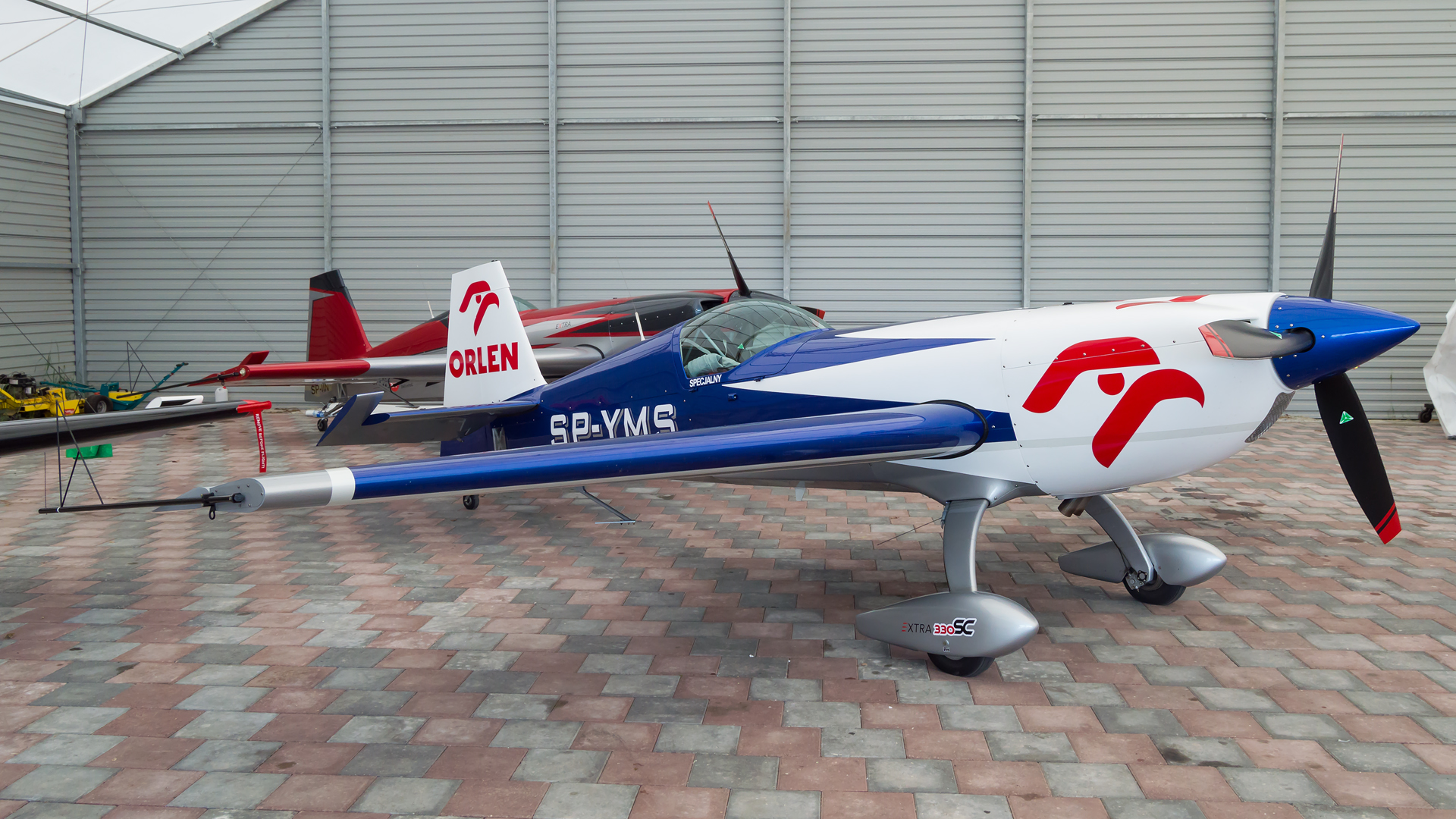 EXTRA Aircraft 330