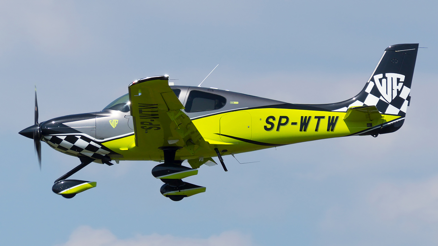 Cirrus SR22
